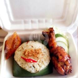 Nasi Ayam Bakar Sambal Dan Lalap