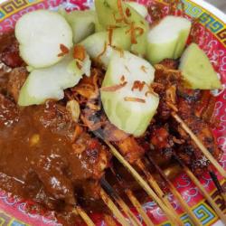 Sate Sapi   Lontong