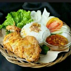 Ayam Kremes Sambel Bawang