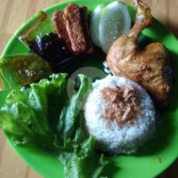 Nasi Uduk Ayam Penyet Sambal Ijo