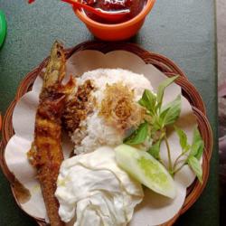 Nasi Lele Goreng Bumbu Kuning