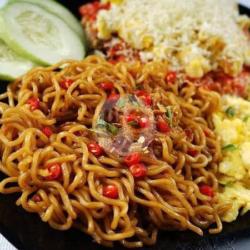 Mie Goreng Pedas Cabe Rawit Request Topping( Telor, Bakso Urat ,ceker/tulang Taleng)