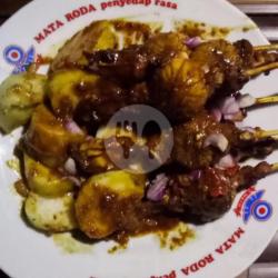 8 Tusuk Sate Ayam Telur   Lontong