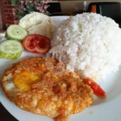 Nasi Telur Ceplok Penyet