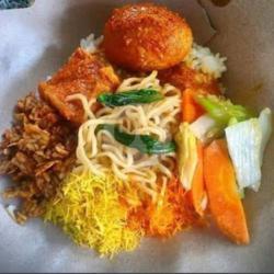 Nasi Campur Lauk Telur Bali/dadar