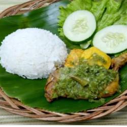 Ayam  Nasi Tahu  Tempe