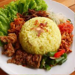 Nasi Kuning   Ayam Rendang