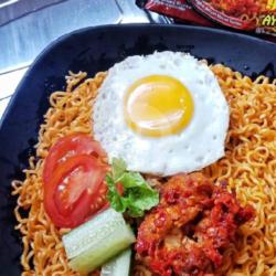 Indomie Goreng Telur Ayam Crispy