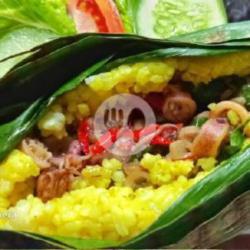 Nasi Kuning Cumi Tumis Cabe Ijo