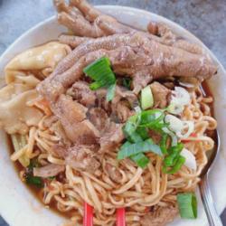 Mie Ayam Nyamin Pedes Manis Pangsit Basah  Ceker