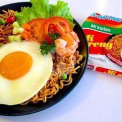 Indomie Soto Plus Telor