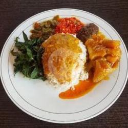 Nasi   Gulai Kikil Sapi