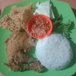 Ayam Negeri Paha Atas