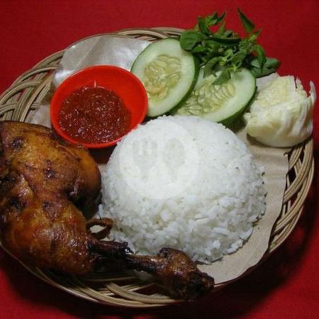 Nasi Putih Ayam Bakar Tahu Tempe