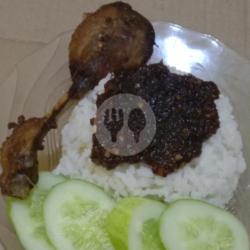 Nasi   Bebek Paha Bawah   Bumbu Hitam   Timun