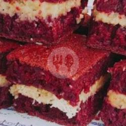 Special Bangka Redvelvet Keju Kacang