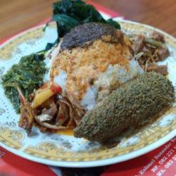 Nasi Bungkus Gulai Babat Sapi