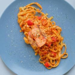 Red Creamy Pasta Salmon