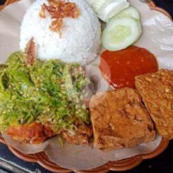 Nasi Ayam Paha Tempe Tahu Penyet Sambel Ijo