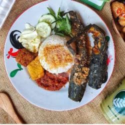 Nasi Penyetan Lele