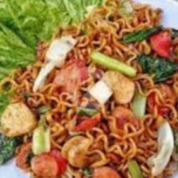 Menu Baru!!! Indomie Goreng Komplit