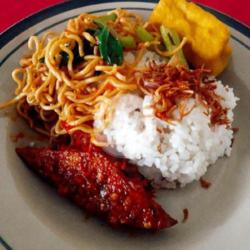 Nasi  Balado Ikan Tongkol Sayur