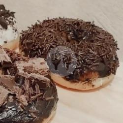 Donat Mesis Coklat