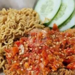 Indomi Plus Ayam Geprek Renyah Gurih Nikmat