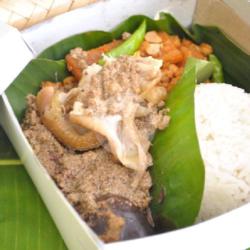 Nasi Gudeg Sambal Krecek Telur Suir Ayam