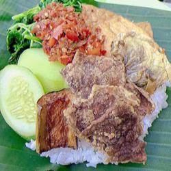 Nasi Tempong Paru Sambel Terasi Ndower