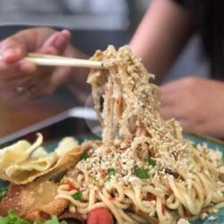 Mie Kobong Setan