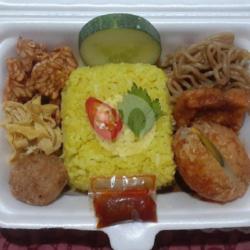 Nasi Kuning Telur Bali