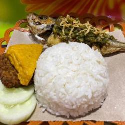 Nasi Ikan Gembung Cabe Hijau