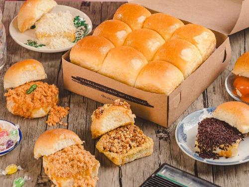 Roti Romi Roti Mimpi Indah, Senopati