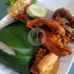 Paket Nasi Timbel Ayam Goreng Kampung