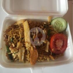 Mie Indomie Goreng Kwetiau