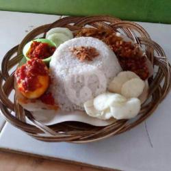 Nasi Uduk   Telur Balado