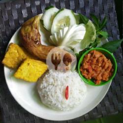 Paket Kepala Goreng Tahu Tempe Sambal Lalap