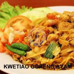 Kwetiao Goreng Ayam