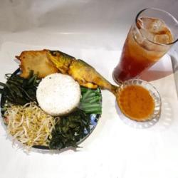 Nasi Pecel Bandeng Presto