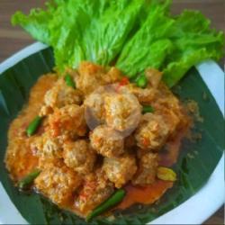 Sambal Goreng Krecek Dengan Bola-bola Daging