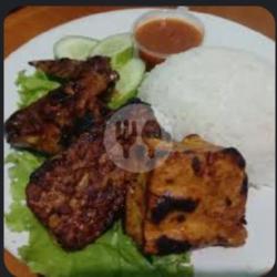 Nasi,ayam Bakar Sayap,tahu,tempe