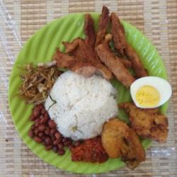 Nasi Uduk Daun Jeruk