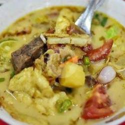 Soto Sapi Campur Kumplit