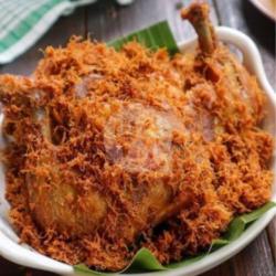 Ayam Ingkung Goreng Serundeng