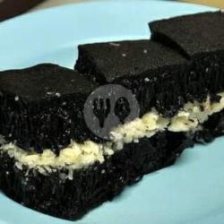 Terangbulan Blackforest Kacang   Kismis