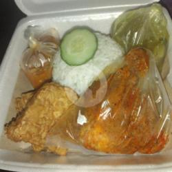 Nasi Ayam Rendang   Free Mineral Cup