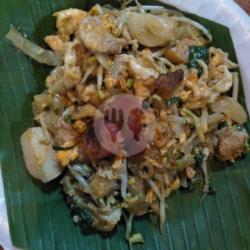 Kwetiau Goreng Daging Lengkap