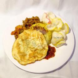 Nasi Kuning   Orek Tempe   Sambal Goreng Kentang   Telur Dadar   Sambal   Kerupuk