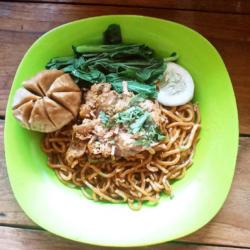 Mie Ayam Goreng Bakso Jumbo